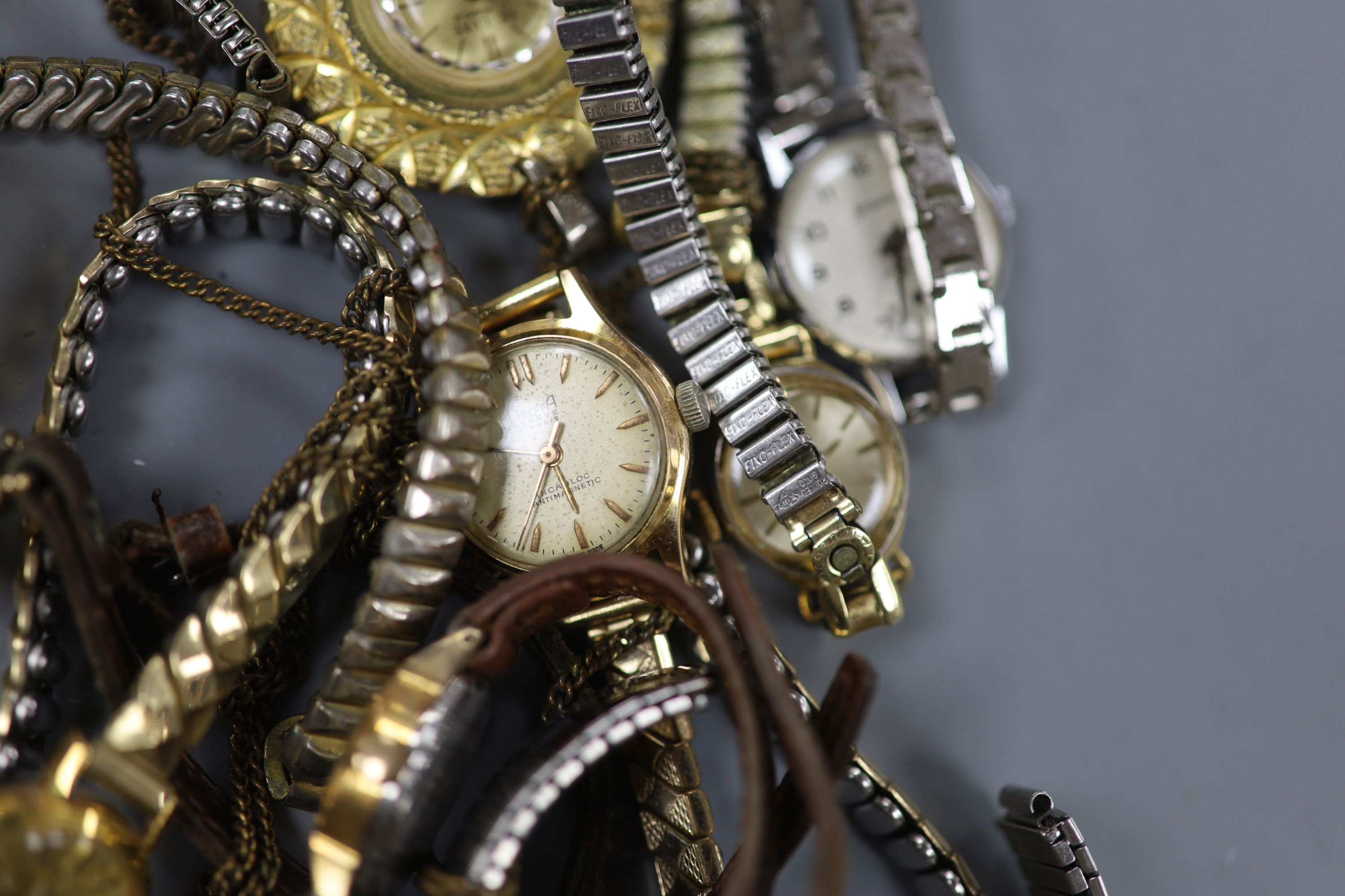 A collection of assorted lady's and gentleman's wristwatches including Timex, Accurist and Seiko.